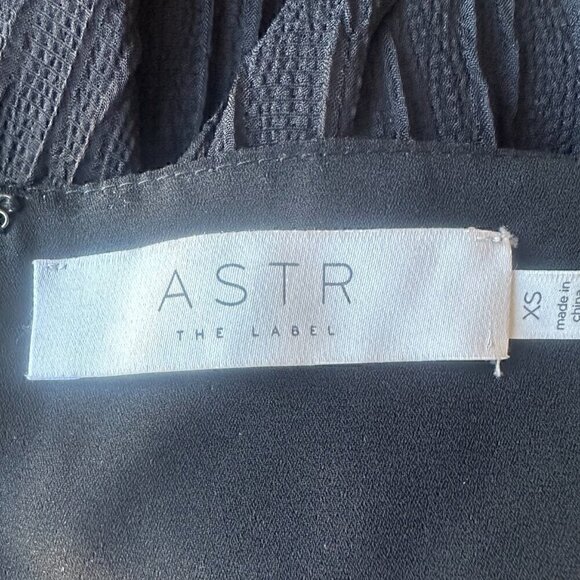 NWOT - ASTR THE LABEL Halter Neck flowy Maxi tiered Black Dress - Size XS - Picture 4 of 5